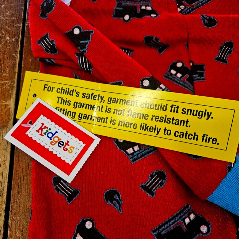 Kidgets Pajamaset. 2 Set Boys. New. Red Blue Black. TRUCKS PLANES. Multiple Size